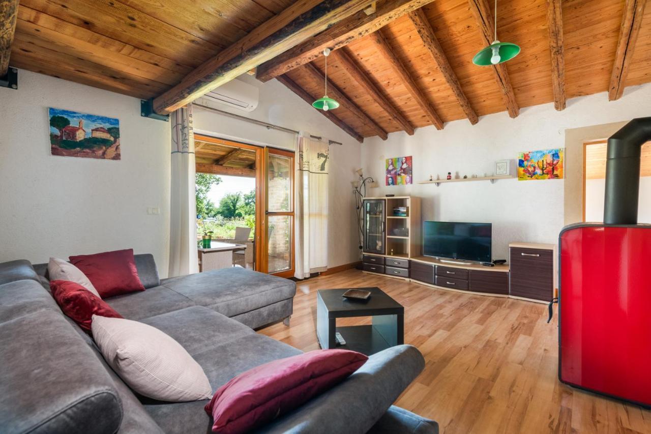 House Boris Apartment Loborika Bagian luar foto